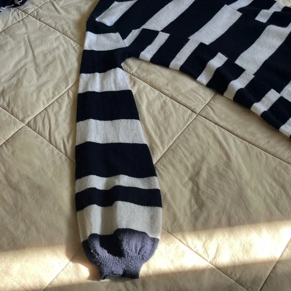 Neiman Marcus Black and White Striped Sweater - Picture 4 of 6